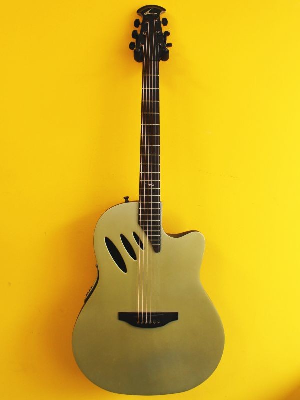 Ovation Celebrity CC54i Idea Electroacoustic Guitar